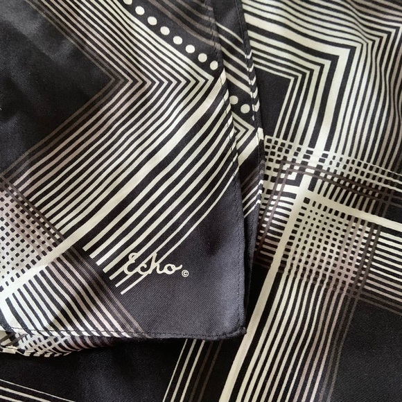 Echo silk geometric pattern scarf - Picture 6 of 9